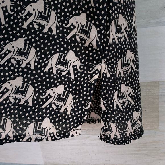 41Hawthorn Elephant Tank Top Blouse Black Beige V Neck StitchFix Womens Small - Picture 4 of 8